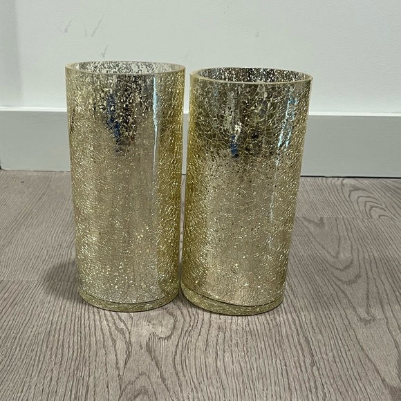 NWT! 2 gold vases, size: 8” by 3.75”, in perfect condition! - Picture 2 of 3